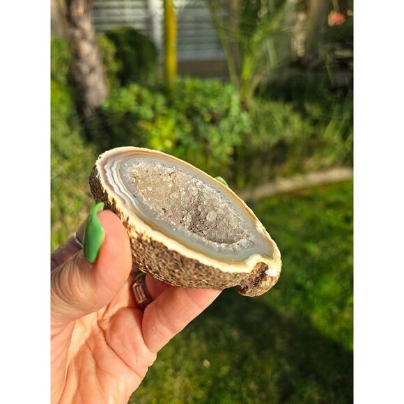 Natural Agate Geode with a Large Druzy Center - Picture 4 of 9